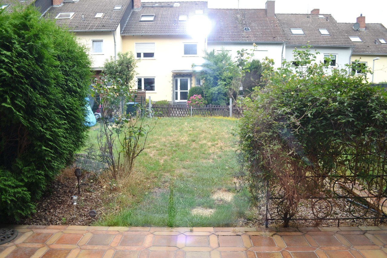 Terrasse, Blick in den Garten